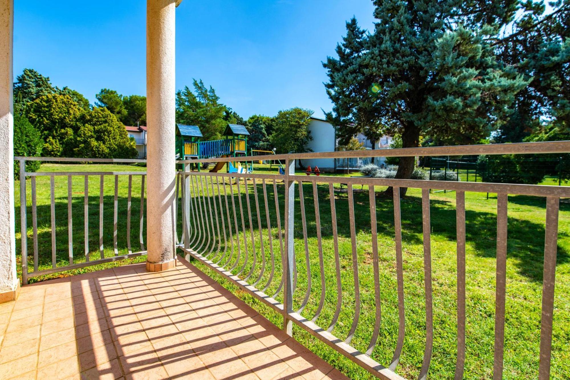 Ai Pini Medulin Resort Bagian luar foto