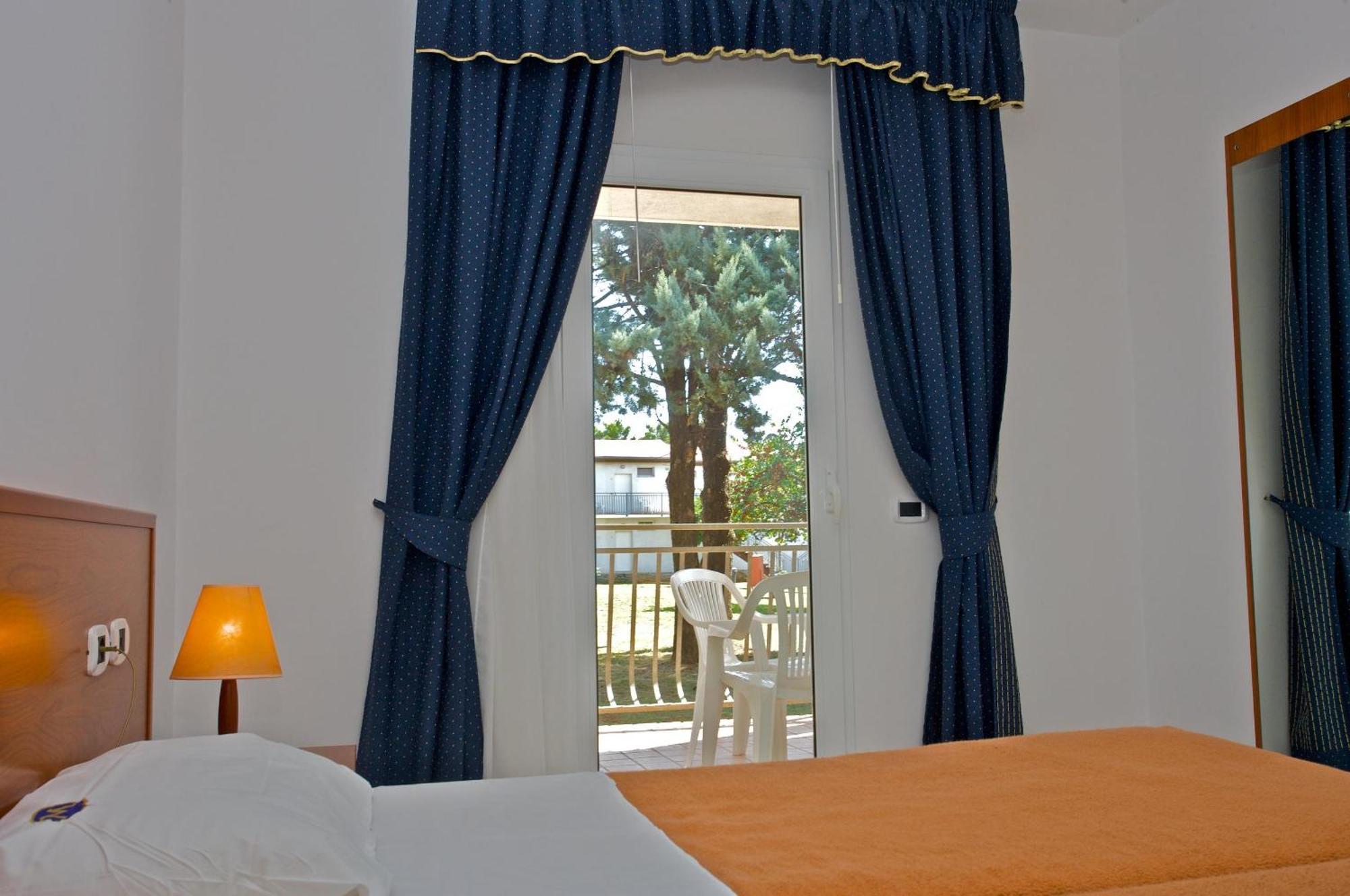 Ai Pini Medulin Resort Bagian luar foto