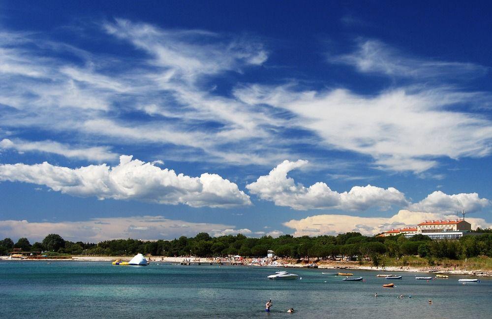 Ai Pini Medulin Resort Bagian luar foto