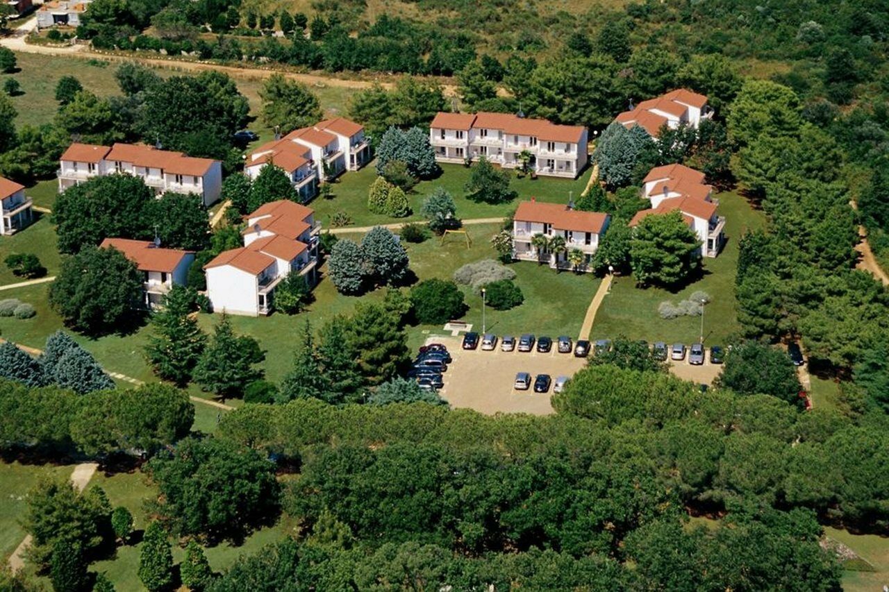 Ai Pini Medulin Resort Bagian luar foto